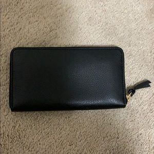 Tory Burch Bags - NWT Tory Burch Britten Zip Continental wallet Tory Burch Bags - NWT Tory Burch Britten Zip Continental wallet